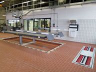 Trapo-Annahme mit MAHA MBT 2100 breiter Rollensatz und autop Fahrbahn-Hebebuehne.JPG