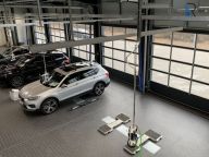 Blick von oben - 6 moderne Arbeitsplaetze